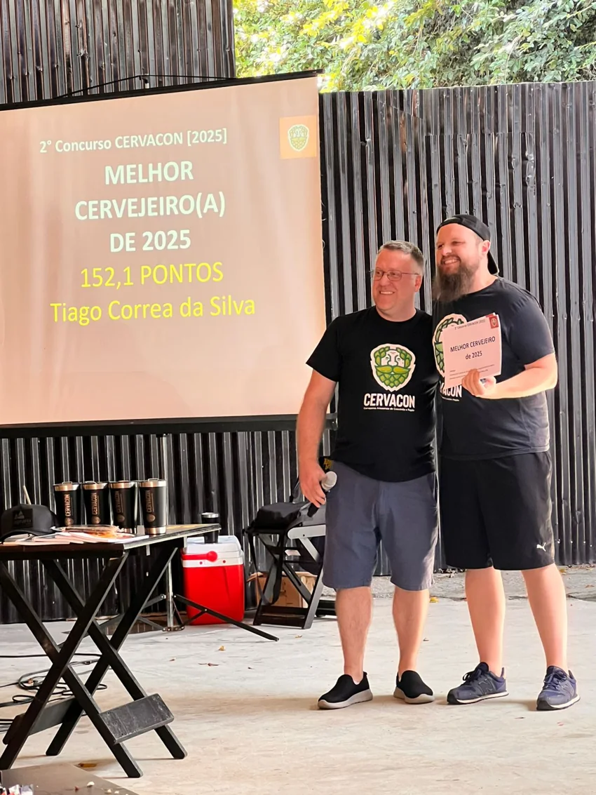 Entrega de premiação no concurso cervejeiro da Cervacon em 2025